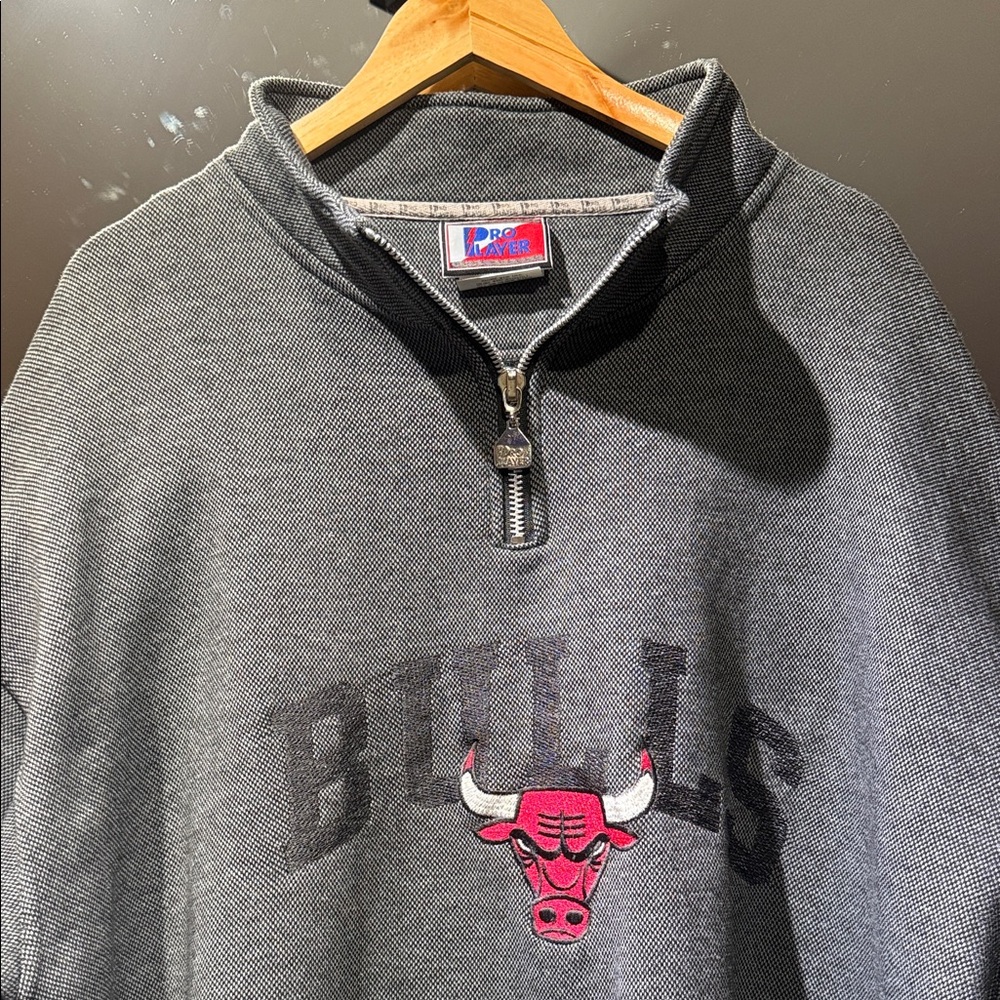 Vintage 90s Pro Player Chicago Bulls Gray Quarter-Zip Sweatshirt - Picture 2 of 8